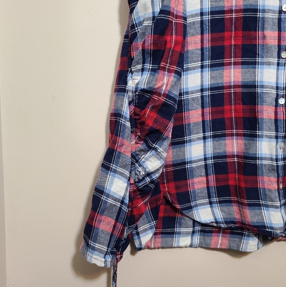 Velvet Heart Women's Button-down Shirt. - Picture 2 of 12